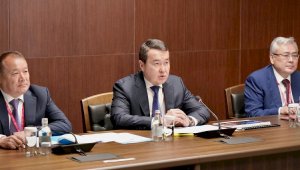 Алихан Смаилов встретился с руководителями крупных российских компаний