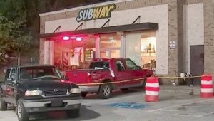 Клиент кафе в США расстрелял двух официанток из-за майонеза в сэндвиче