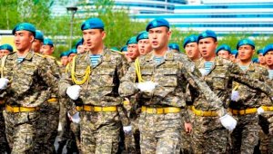 Казахстанские десантники отмечают профессиональный праздник