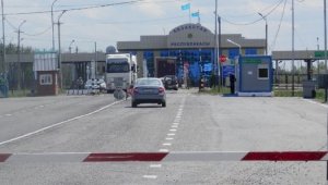Казахстан открывает 12 автомобильных пунктов пропуска через госграницу