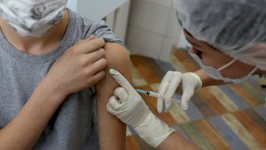 Зачем организму нужна бустерная вакцина, рассказала врач-эпидемиолог