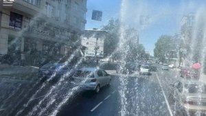 Спецмашины для разгона митингов вышли на борьбу с жарой в Бишкеке
