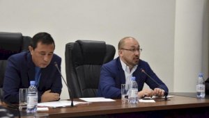 Даурен Абаев обсудил с режиссерами проблемные вопросы казахстанского кино