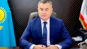 Аким Ауэзовского района рассказал о ситуации с поликлиниками и школами