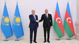 Касым-Жомарт Токаев провел встречу с Президентом Азербайджана