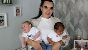 Ирония генетики: женщина родила близнецов с разным цветом кожи