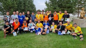 Футболисты-профессионалы проиграли команде осужденных в Алматинской области