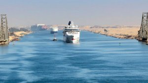 Египет повысит плату за транзит судов через Суэцкий канал в 2023 году