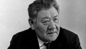 Высокий ток поэзии: исполнилось 100 лет со дня рождения народного писателя Казахстана Сырбая Мауленова