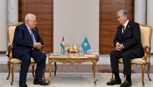 Президенты Казахстана и Палестины встретились в Астане