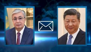 Президент Казахстана поздравил Си Цзиньпина с переизбранием на пост генсекретаря ЦК КПК