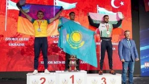 Сборная Казахстана стала лучшей на ЧМ-2022 по армрестлингу в Турции