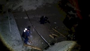 Мужчина упал в котлован в Алматы