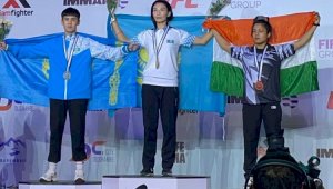 Женщина-полицейский из Шымкента стала чемпионкой Азии по ММA