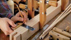 Королевский стандарт: алматинский мастер-мебельщик рассказал об особенностях своего дела