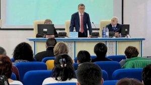 Наболевшие вопросы сферы здравоохранения обсудил с медиками кандидат в президенты Мейрам Кажыкен
