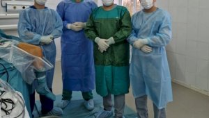 Без разреза: как алматинские врачи лечат травмы колена