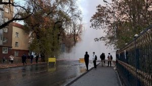 Прорыв теплотрассы в Алматы: стали известны подробности ЧП