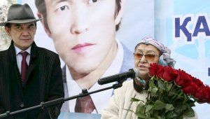 В Алматы открыли мемориальную доску Кажытаю Ильясулы