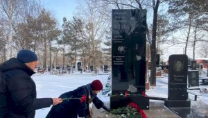 Памятник первому тренеру «Иртыша» установили в Павлодаре