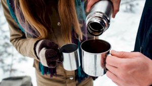 Почему нельзя злоупотреблять напитками с высоким содержанием кофеина в холодное время года, рассказала врач