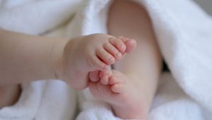 В Караганде 9-месячный малыш попал в реанимацию после укола фельдшера скорой