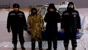 Карагандинские спасатели в новогоднюю ночь искали заблудившихся рыбаков и пастуха