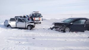 В ДТП на трассе Семей – Усть-Каменогорск пострадали шестеро и погибли два человека