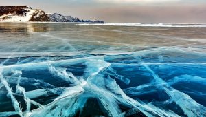Озеро Иссык-Куль покрылось льдом