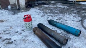 В Талдыкоргане пожарные предотвратили взрыв баллонов