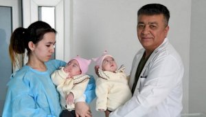 Сиамских близнецов из Кыргызстана разделили в Узбекистане