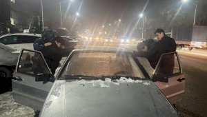 Машину угнали с парковки одного из торговых домов в Алматы