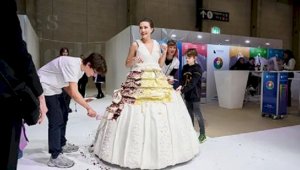 Владелица пекарни доказала, что свадебное платье может быть съедобным