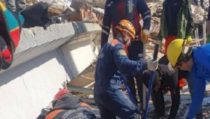 Тело казахстанца извлекли из-под завалов спасатели МЧС РК в Турции