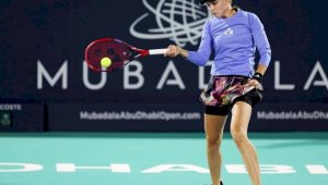 Елена Рыбакина вышла в четвертьфинал турнира в Абу-Даби