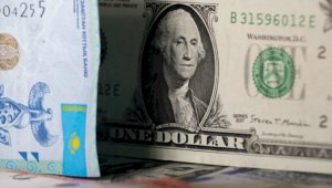 Доллар снизился до 444 тенге – Нацбанк опубликовал курс валют