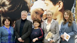 В Алматы открылась фотовыставка «Вовлеченные родители»