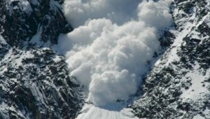 Угроза схода лавин сохранится в горах Алматинской области