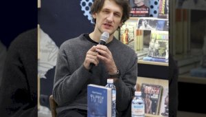 Российский писатель Юрий Каракур презентовал в Алматы свой дебютный роман «Фарфор»