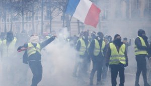 Не хотим работать до гробовой доски – во Франции не утихают бунты против пенсионной реформы