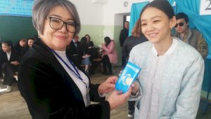 Атмосфера праздника и позитива: участие в выборах приняли алматинцы разных поколений