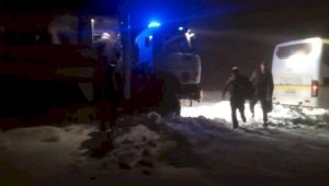 В Карагандинской области спасатели эвакуировали из снежного заноса порядка 30 человек