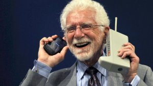 Первый в истории звонок по мобильнику был сделан 50 лет назад