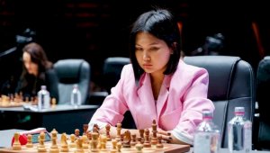 Бибисара Асаубаева лидирует после 9-го раунда Гран-при по шахматам в Нью-Дели