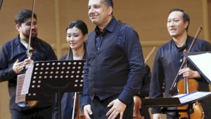 Оркестр Camerata Kazakhstan и российский скрипач Назар Кожухарь перевернули представление слушателей о звучании академической музыки