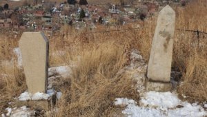 В Алматы разграбили могилы на Кенсайском кладбище