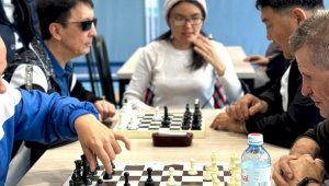 В Алматы люди с ограниченными возможностями выясняли, кто лучше играет в шахматы