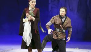 В Театре имени Ауэзова состоялась премьера первого в истории казахского спектакля