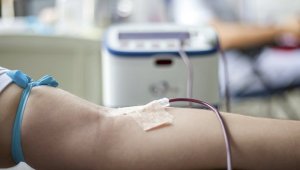 Тридцать литров крови сдали медработники одной из алматинских городских больниц