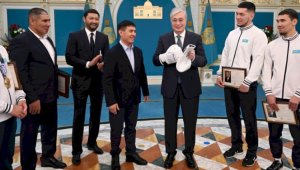 Глава государства принял призеров чемпионата мира по боксу